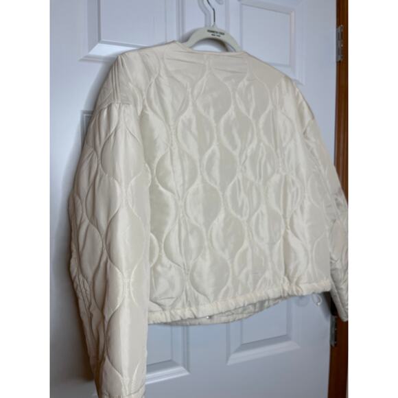 Fore Women Size Small Cream Color Quilted Snap Front Jacket with Bucket Pockets - Picture 3 of 9